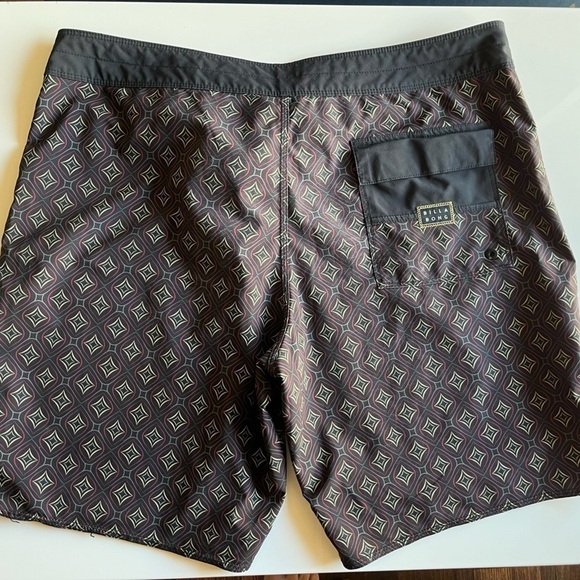 Men's Billabong Board Shorts Multicolor Diamond 38 Surf Beach Vibrant Sunday - Picture 8 of 13